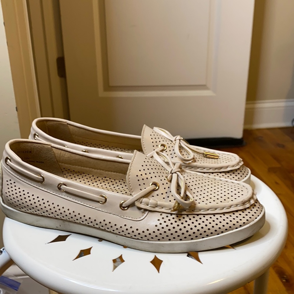 Cream nude Steve Madden boat shoes
